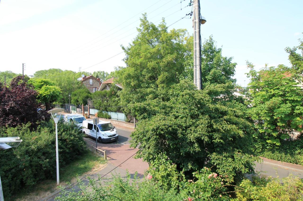 Disponible - Appartement Entier - Ligne H 15Mn Paris-Gare Du Nord, Parking Rue Gratuit, 4 Pers, Station De Train En Face Toutes Les 15Mn, Hippodrome, Cdfas, Universite, Borne Electrique, 1Er Etage Eaubonne Buitenkant foto
